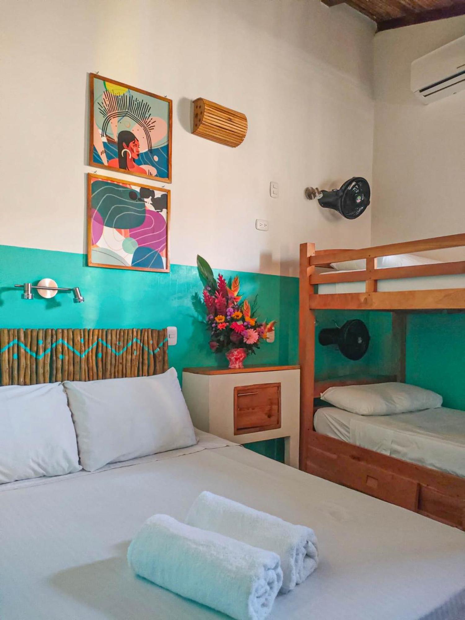 Oasis Hostel Granada Exterior photo