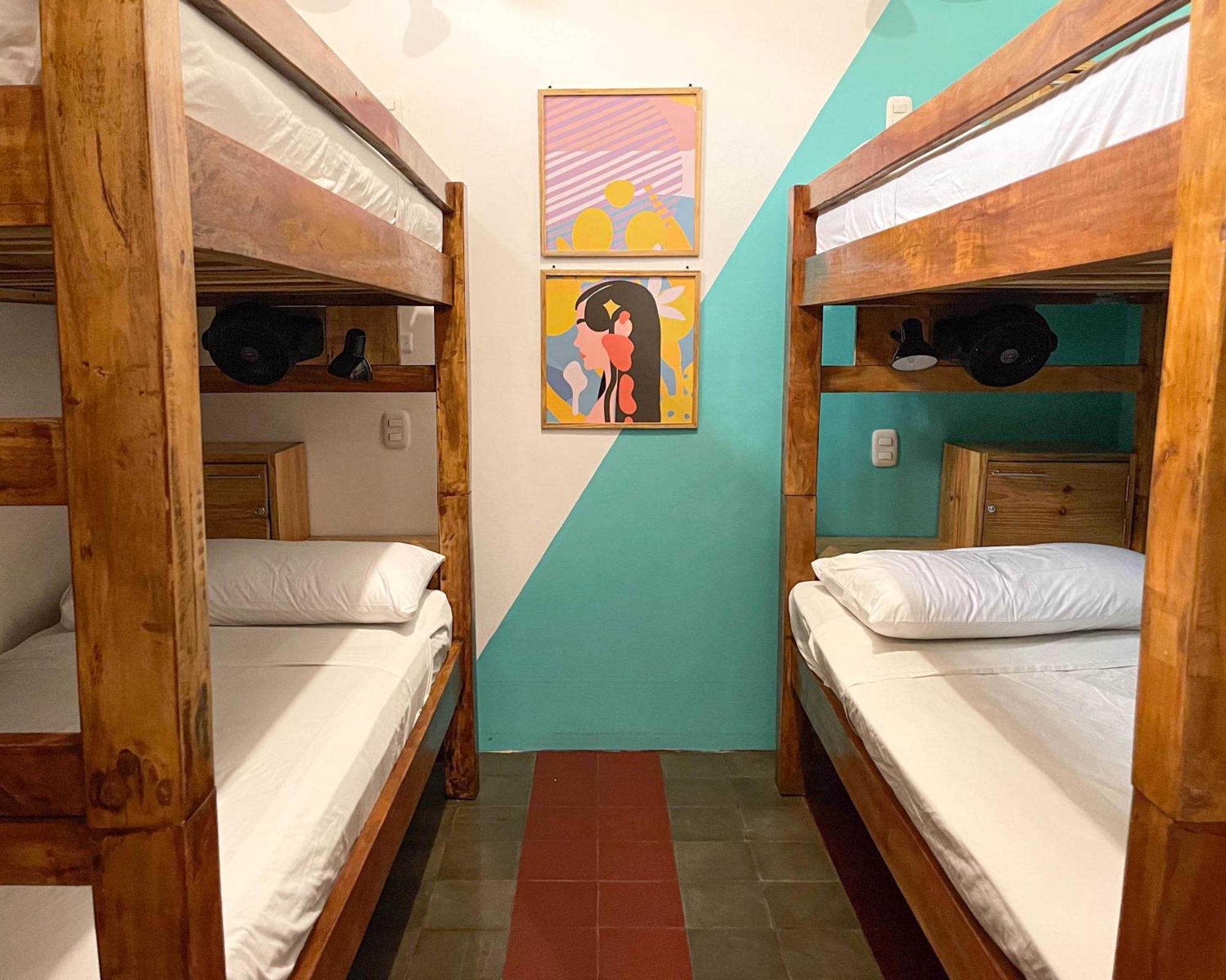 Oasis Hostel Granada Exterior photo