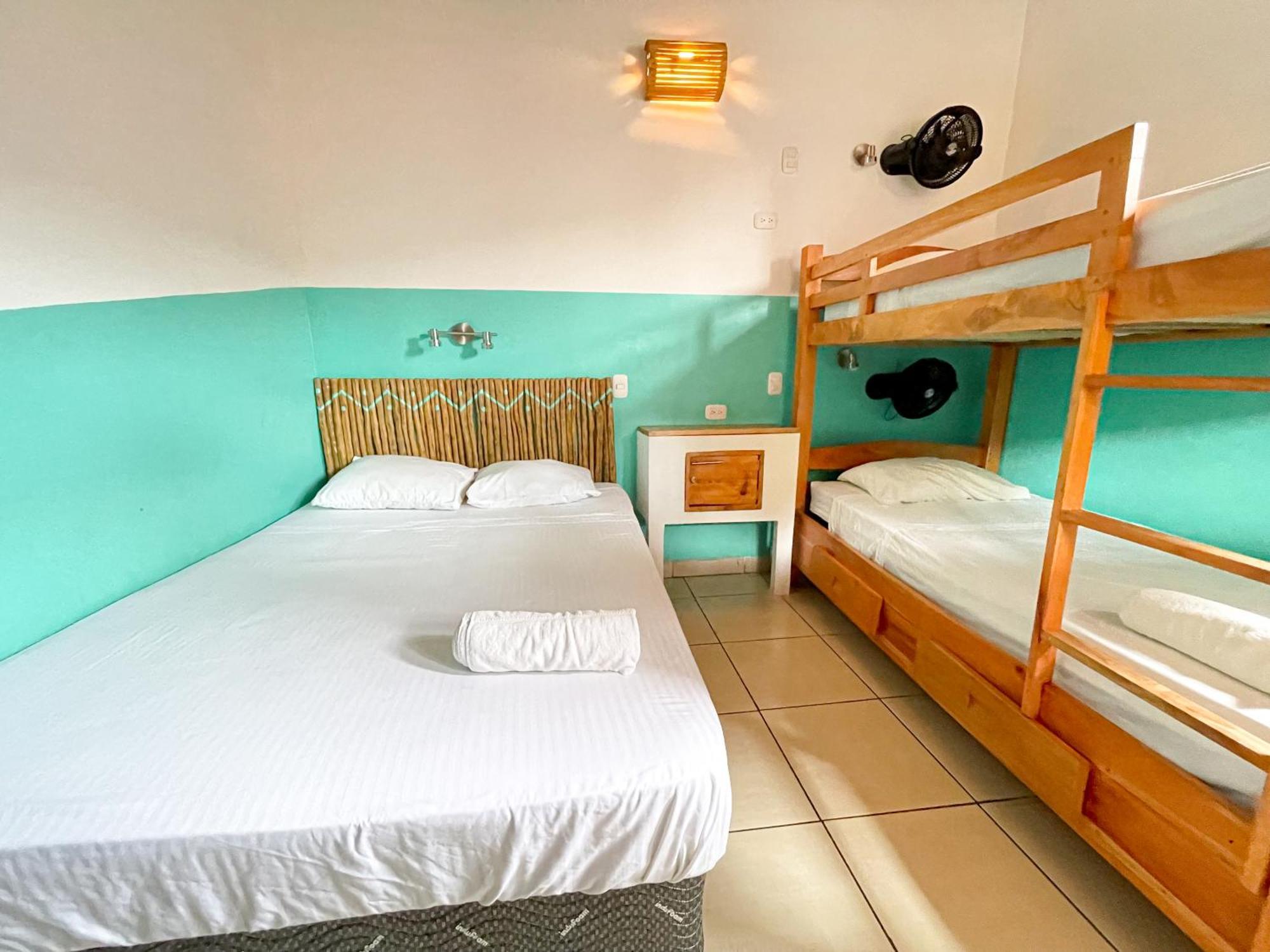 Oasis Hostel Granada Exterior photo