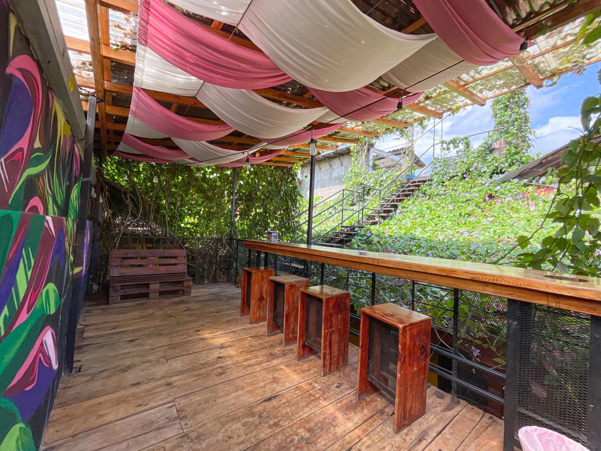 Oasis Hostel Granada Exterior photo