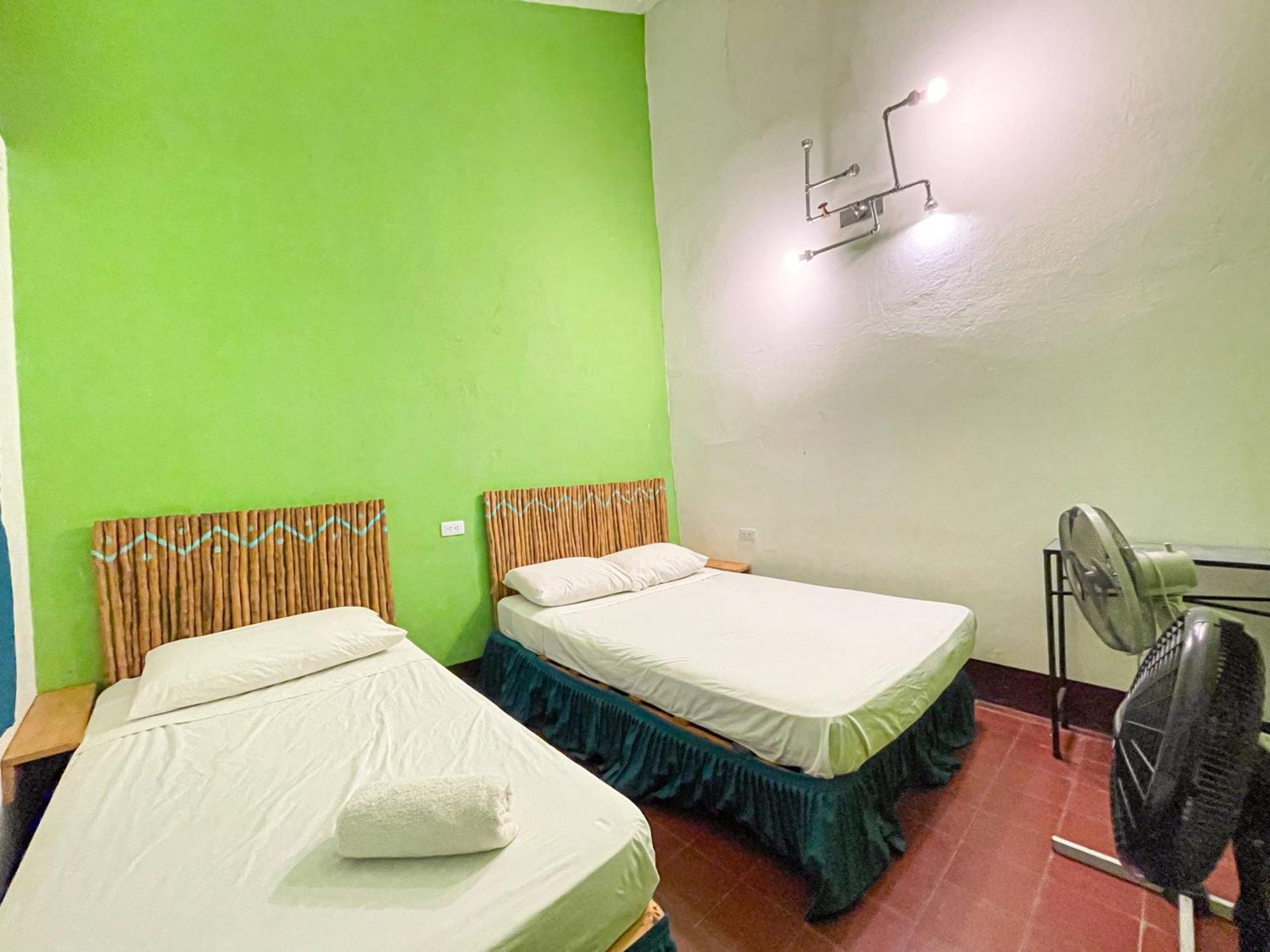 Oasis Hostel Granada Exterior photo