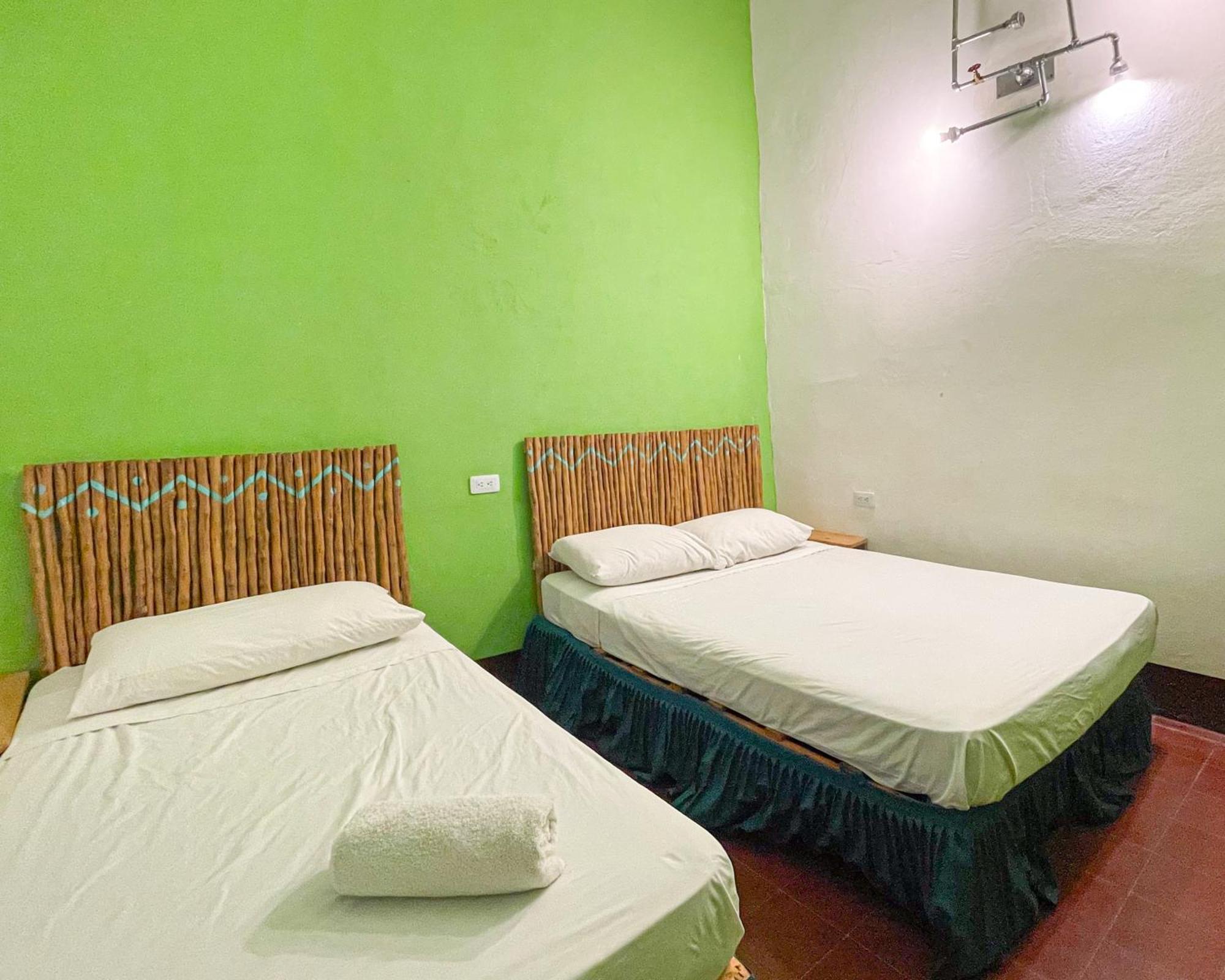 Oasis Hostel Granada Exterior photo