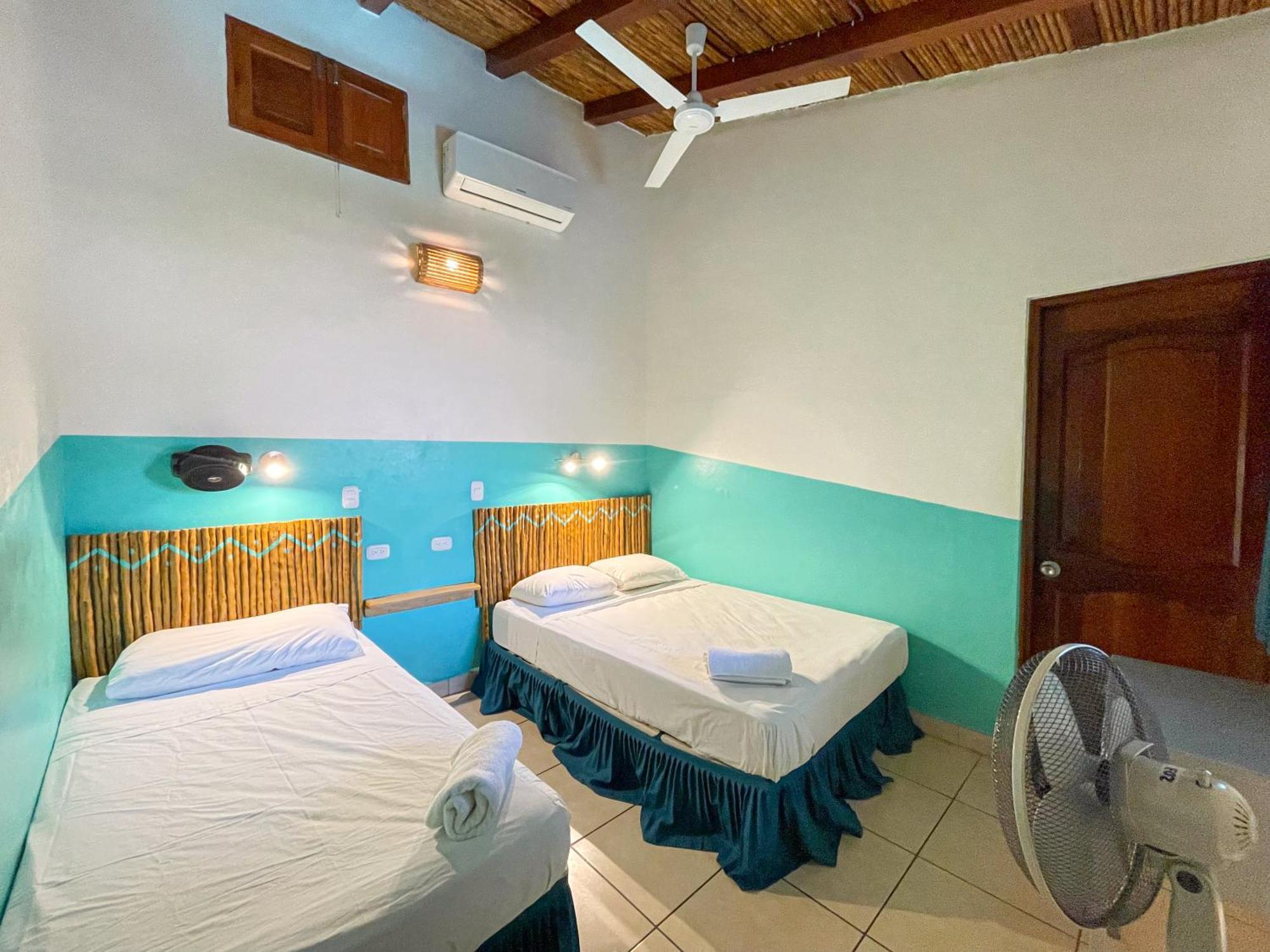 Oasis Hostel Granada Exterior photo