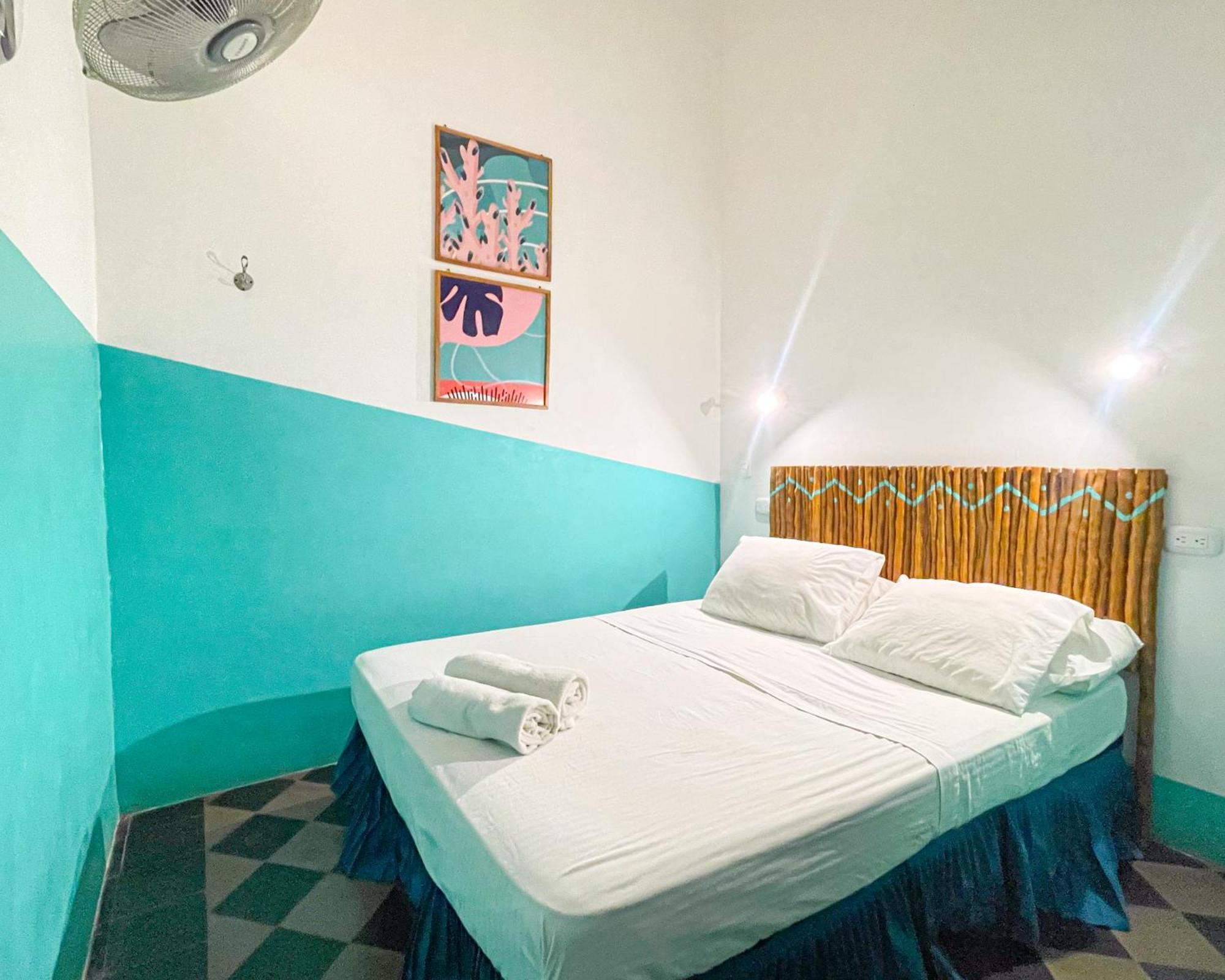Oasis Hostel Granada Exterior photo