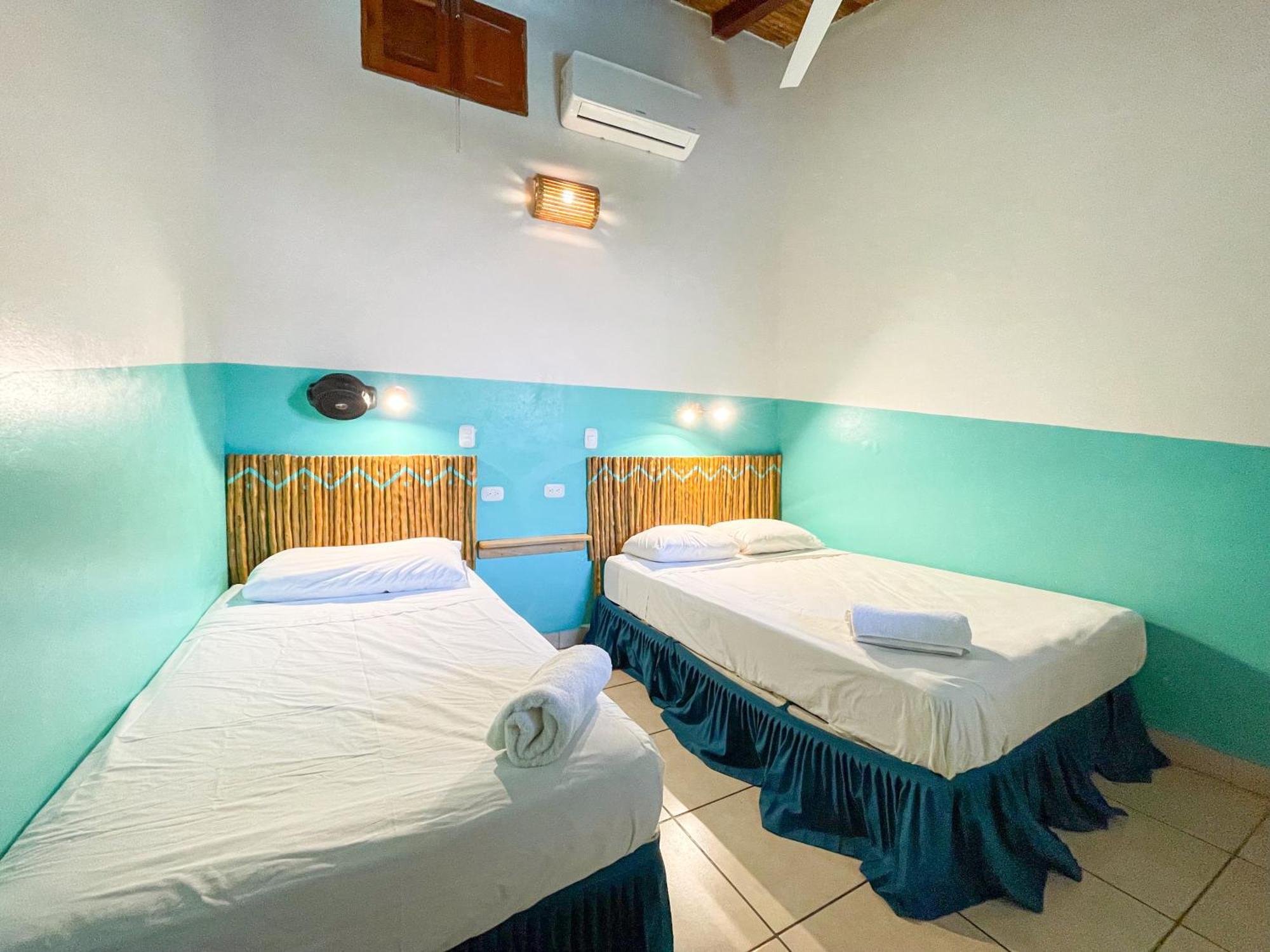 Oasis Hostel Granada Exterior photo